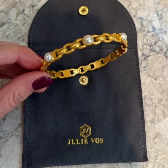 Julie Vos Palermo Pearl Bangle in 24k gold plate with imported glass pearls - Picture 1 of 3